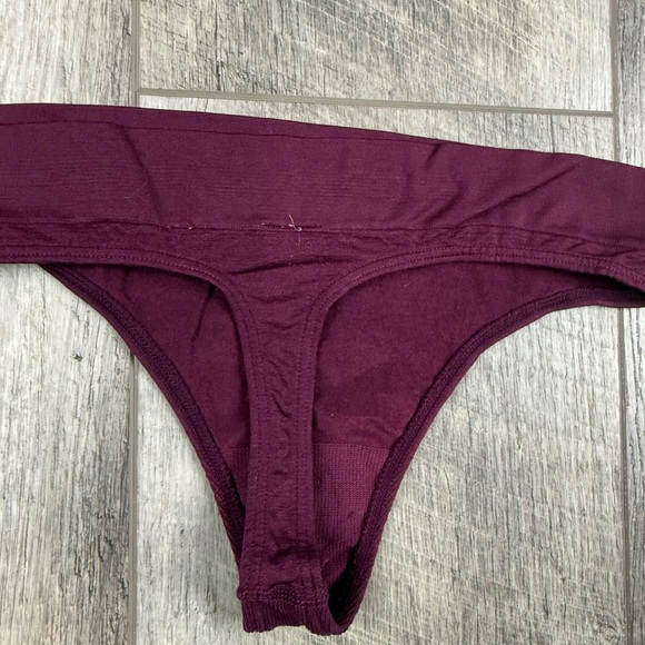 VS Plum Thong - Picture 8 of 8